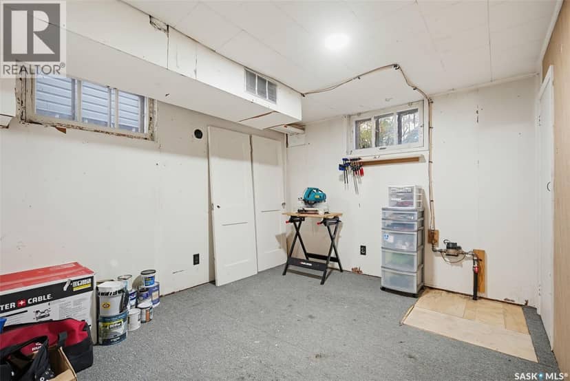 615 Clarence AVENUE S — photo 28 of 40