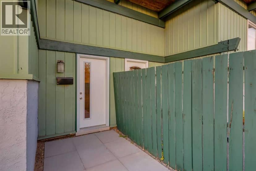 8826 6 Street SE, Calgary, photo 2
