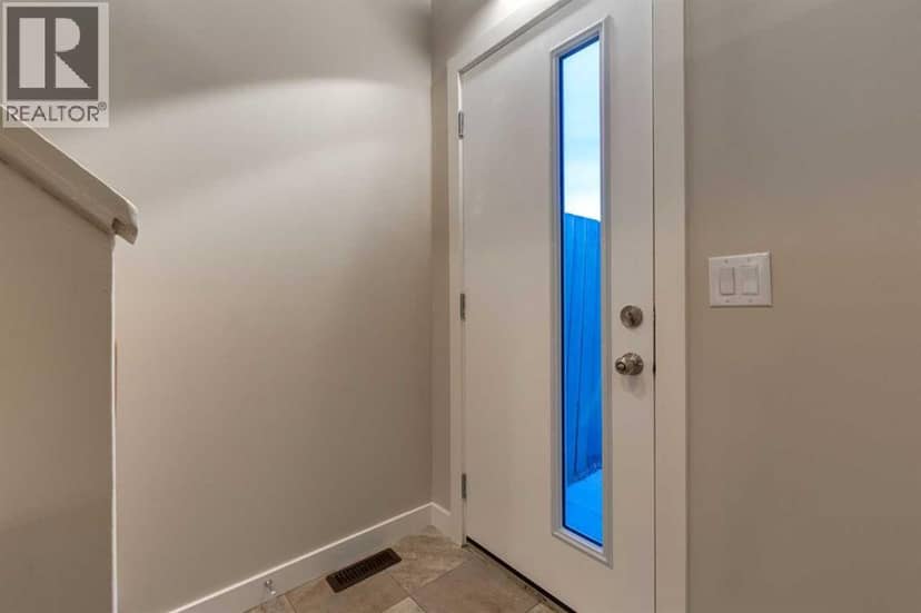 8826 6 Street SE, Calgary, photo 3