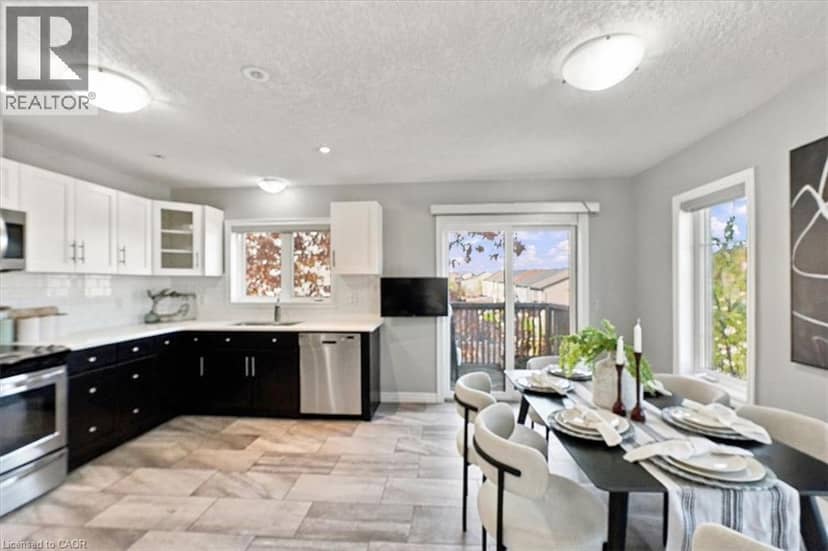 70 WILLOWRUN Drive Unit# M1 — photo 11 of 40