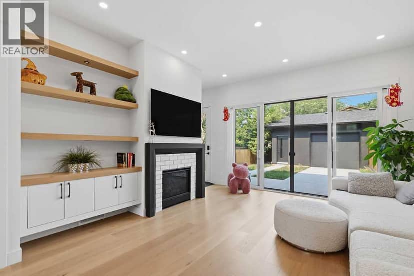 136 10 Avenue NW — photo 11 of 39