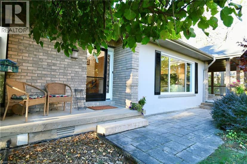 855 GOVERNORS Road, Dundas, photo 3