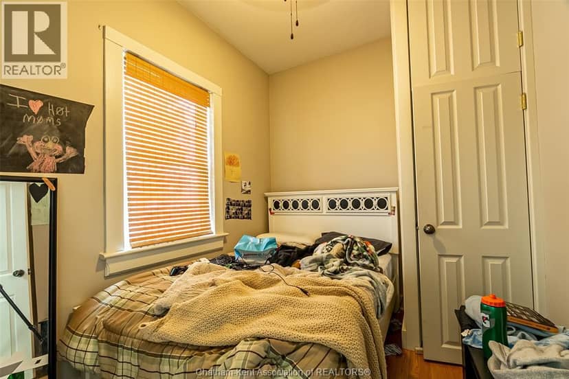 266 Grand AVENUE West — photo 12 of 40