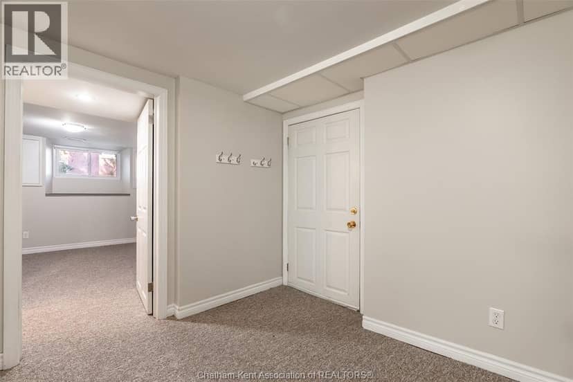 266 Grand AVENUE West — photo 24 of 40