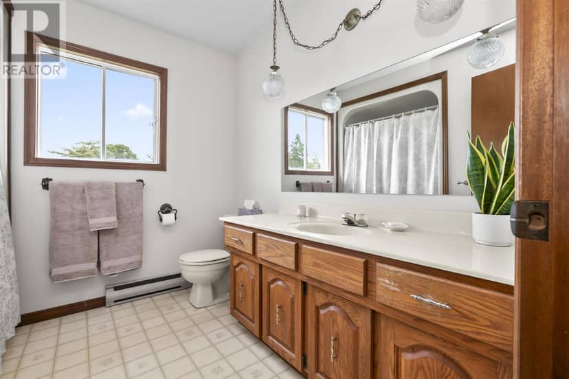 62 Laronde AVE — photo 27 of 40