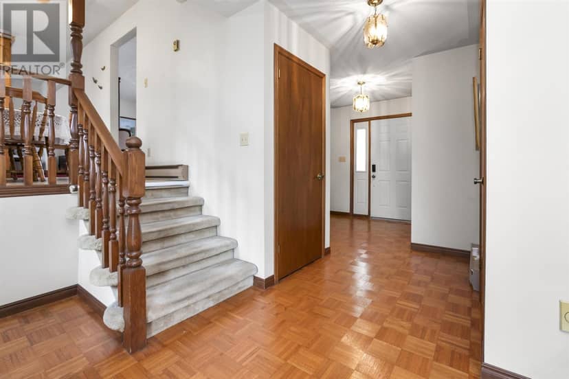 62 Laronde AVE — photo 25 of 40