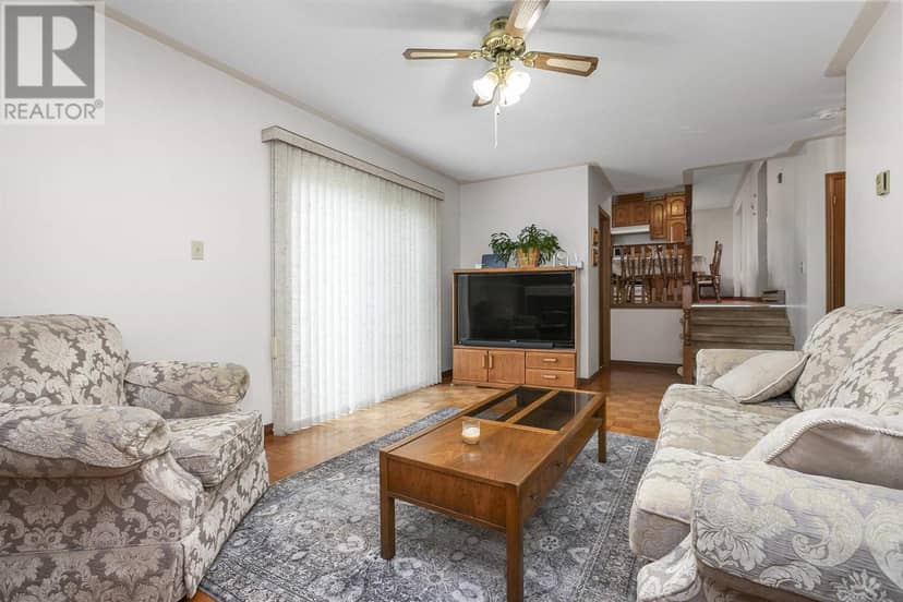 62 Laronde AVE — photo 6 of 40