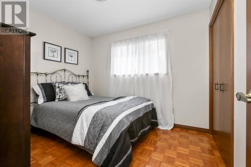 62 Laronde AVE — photo 7 of 40