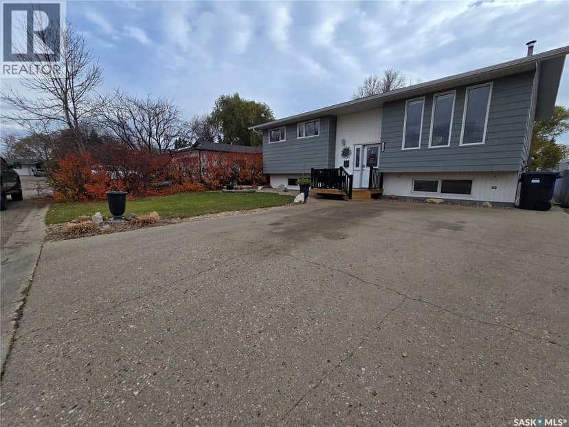 236 Bean Crescent, Weyburn, photo 2