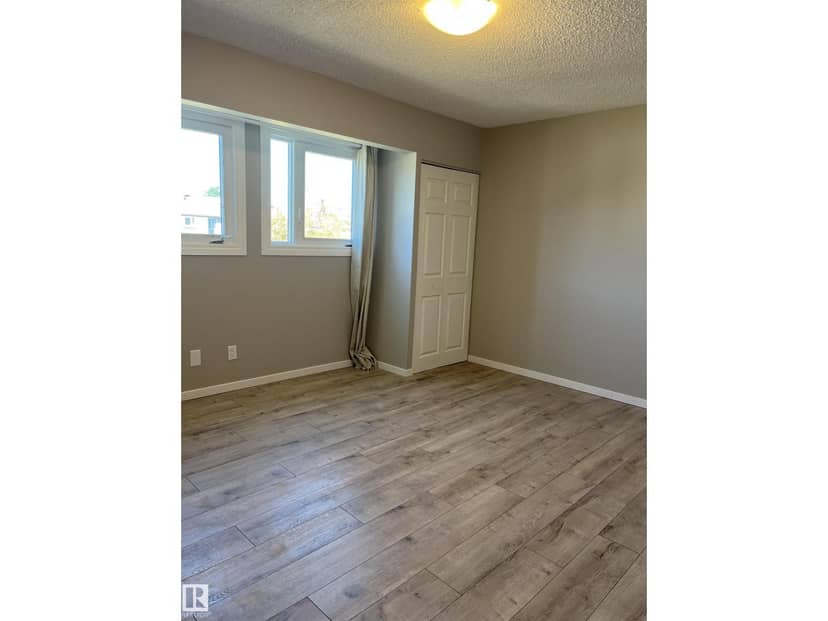 #10 14130 80 ST NW NW — photo 11 of 19