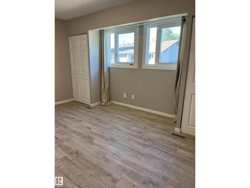 #10 14130 80 ST NW NW — photo 10 of 19