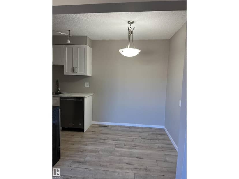 #10 14130 80 ST NW NW — photo 17 of 19