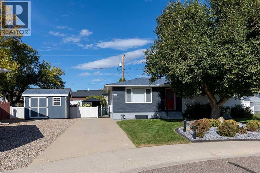 1654 10 Avenue NE, Medicine Hat, photo 2