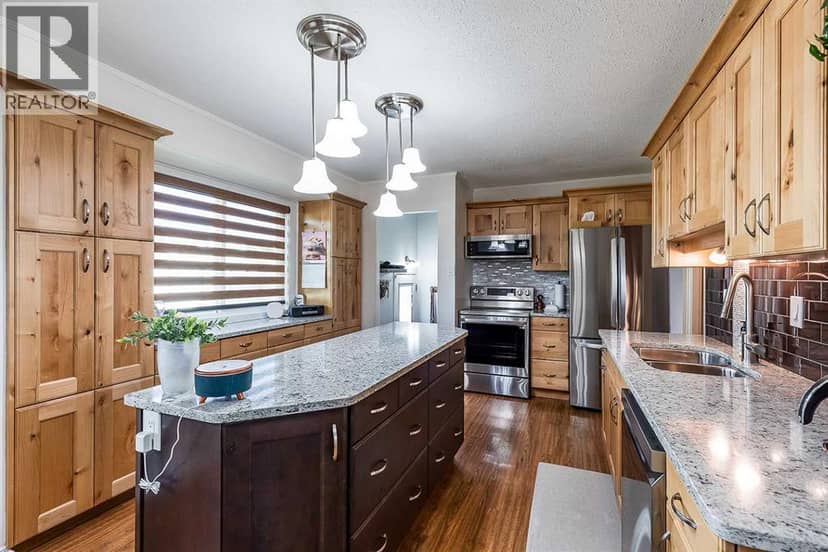 1654 10 Avenue NE — photo 14 of 40