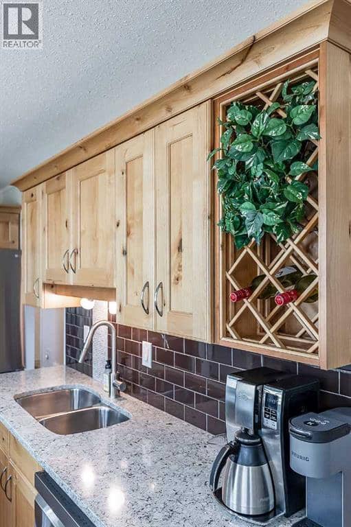 1654 10 Avenue NE — photo 15 of 40