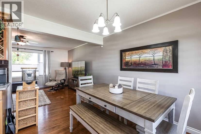1654 10 Avenue NE — photo 11 of 40