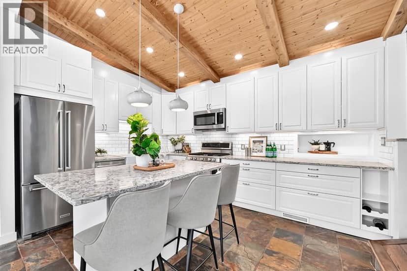 2623 Glenmount Drive SW, Calgary, photo 2