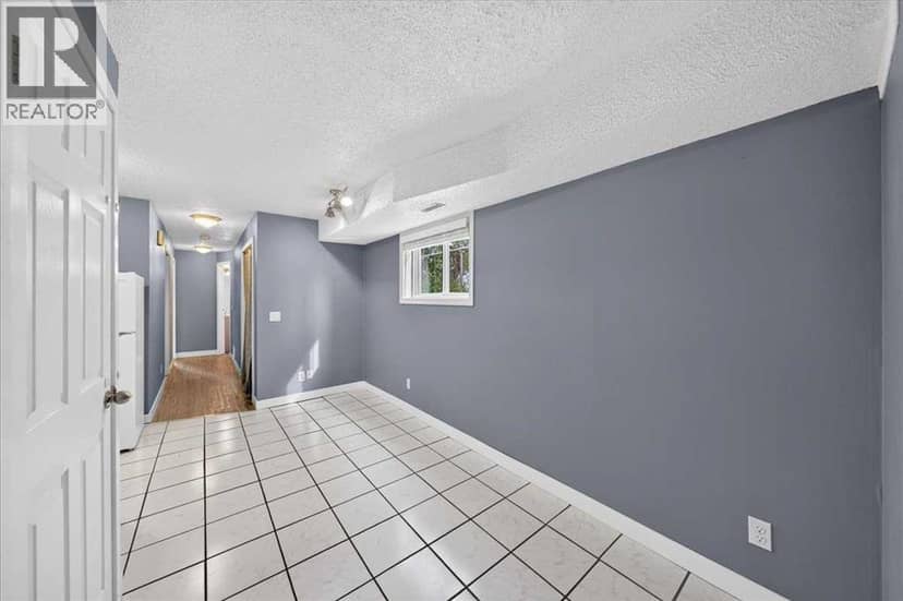 1424 11 Avenue SE — photo 22 of 40
