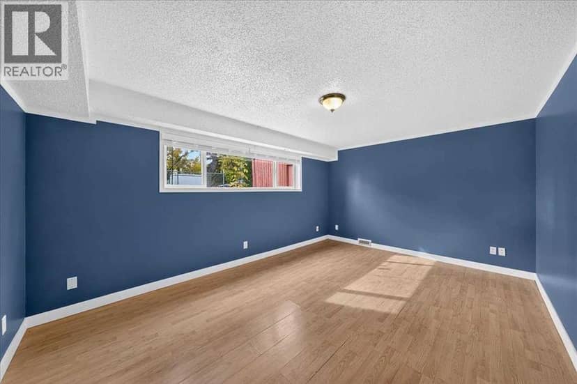 1424 11 Avenue SE — photo 23 of 40