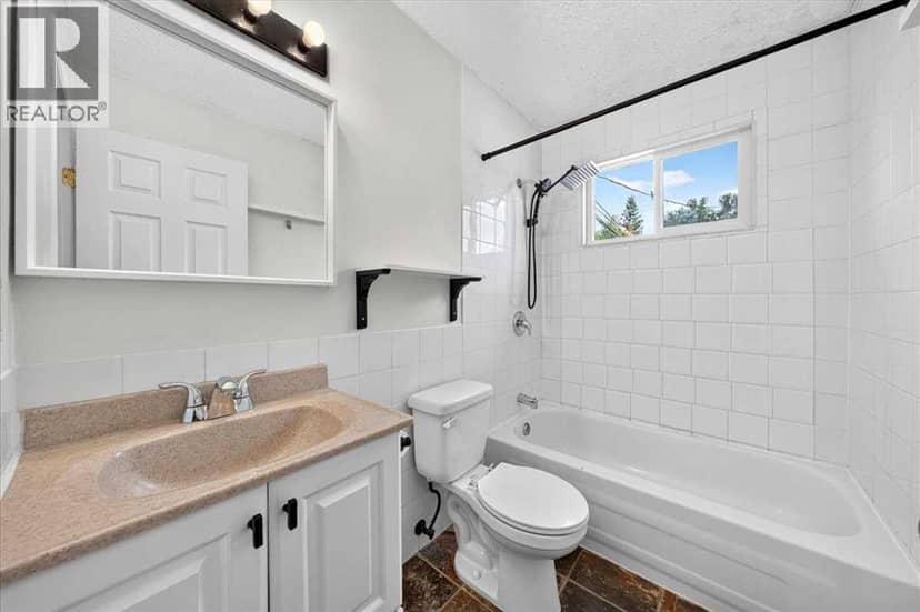 1424 11 Avenue SE — photo 17 of 40