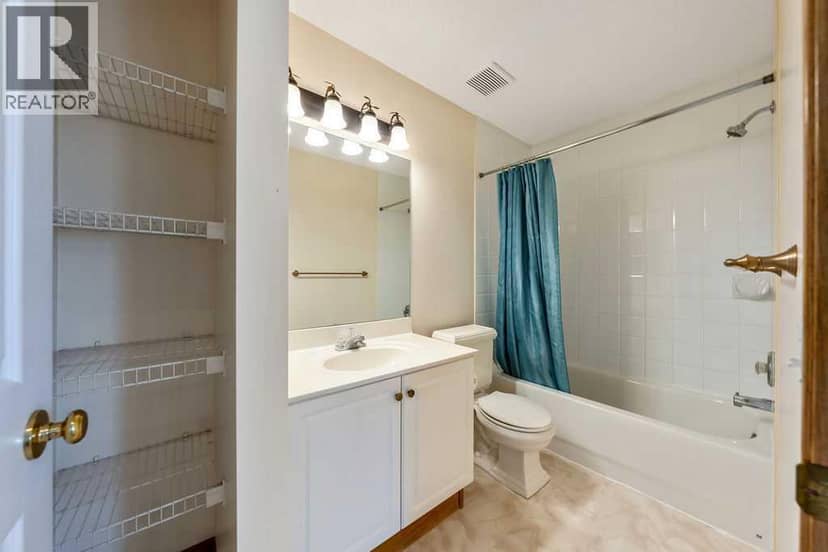 472 Douglas Glen Point SE — photo 37 of 40