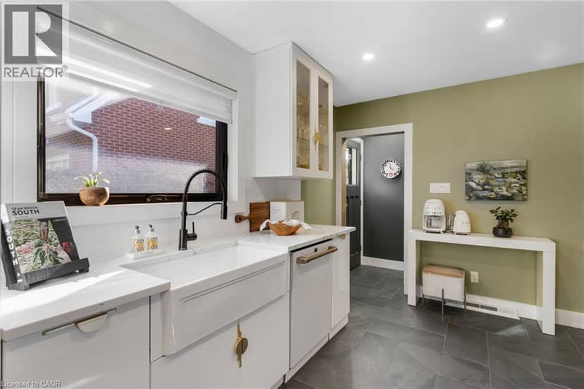 119 GLADSTONE Avenue — photo 17 of 40