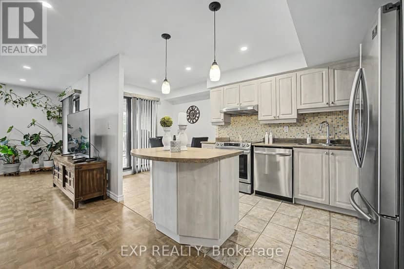 501 - 1000 Cedarglen Gate, Mississauga