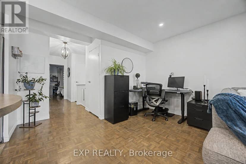 501 - 1000 Cedarglen Gate — photo 10 of 24