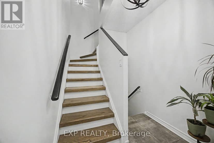 501 - 1000 Cedarglen Gate, Mississauga, photo 3