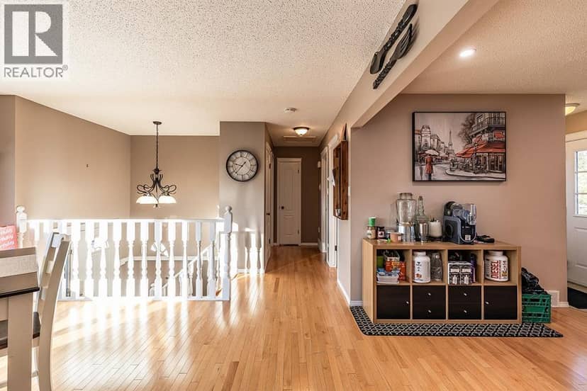 22 Hamilton Court NE — photo 11 of 40