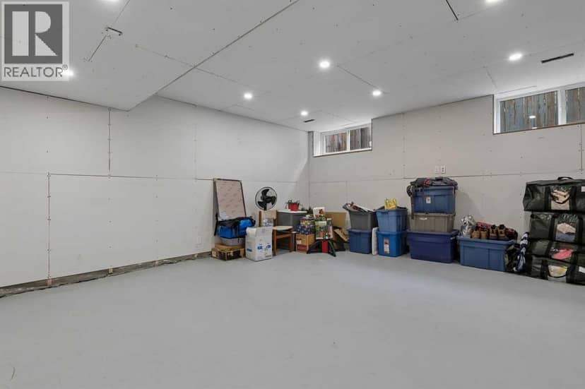 6614 Bowness Road NW — photo 34 of 40