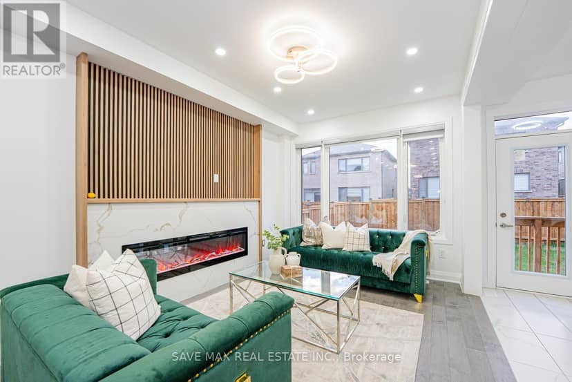 42 Prince Philip Boulevard — photo 11 of 40