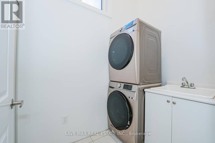 42 Prince Philip Boulevard — photo 38 of 40
