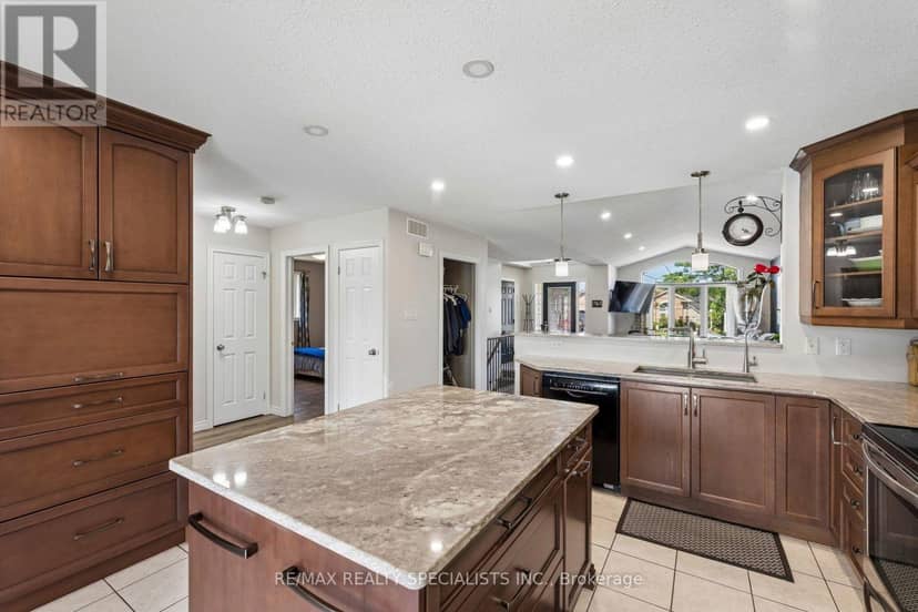 375 Fairway Road — photo 12 of 39