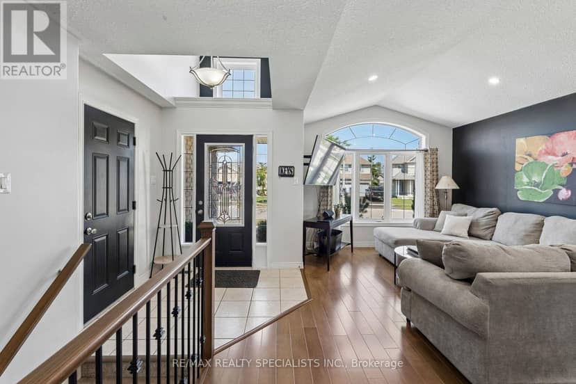 375 Fairway Road, Woodstock, photo 3