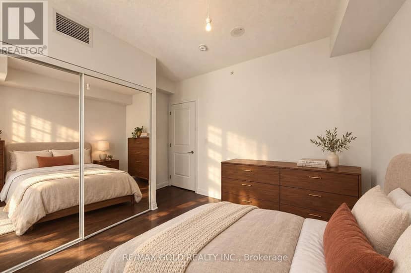 602 - 5025 Four Springs Avenue — photo 17 of 33