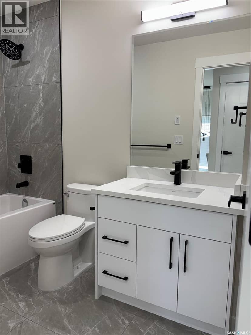 222 Veterans DRIVE — photo 13 of 16