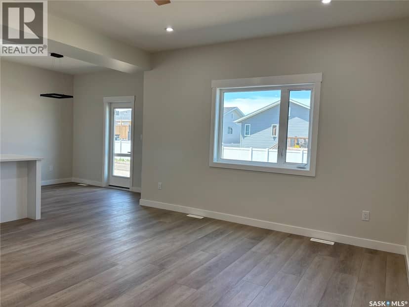 222 Veterans DRIVE — photo 4 of 16