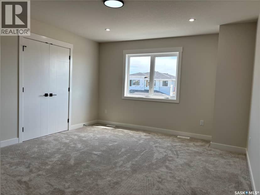 222 Veterans DRIVE — photo 10 of 16