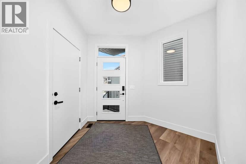 262 Greystone Boulevard, Cochrane, photo 2