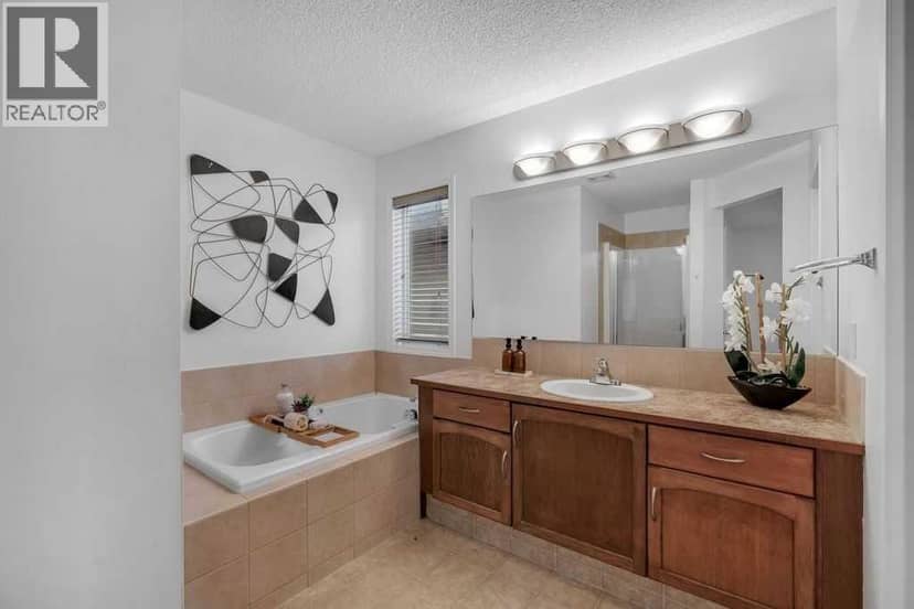 105 Saddlecrest Green NE — photo 24 of 40