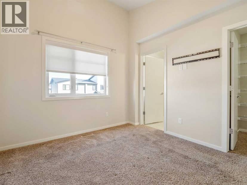 4, 450 Highlands Boulevard W — photo 31 of 40
