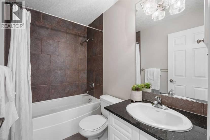 608 24 Avenue SW — photo 36 of 40