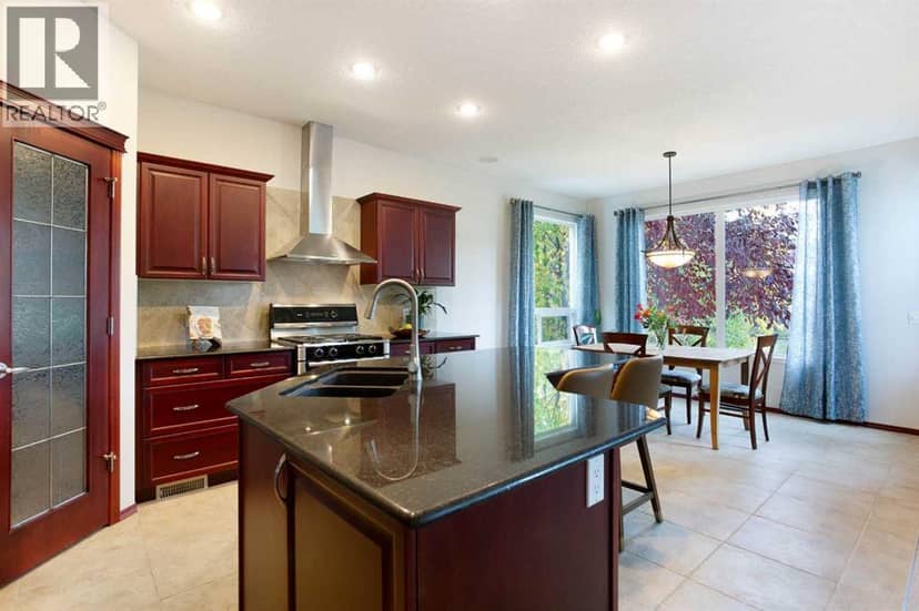 66 Cougarstone Close SW, Calgary, photo 7