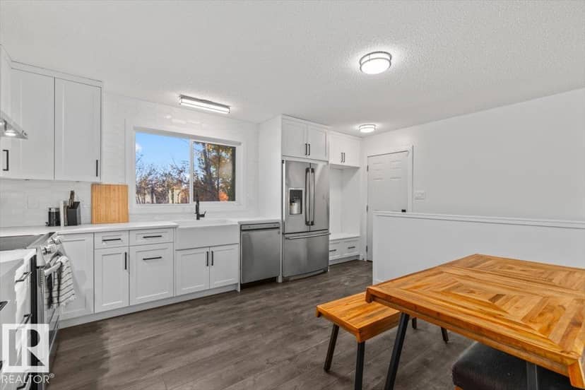 42 Glengarry Cr — photo 10 of 32
