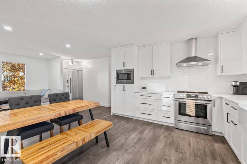 42 Glengarry Cr — photo 12 of 32