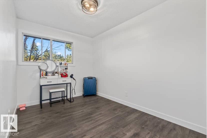 42 Glengarry Cr — photo 16 of 32