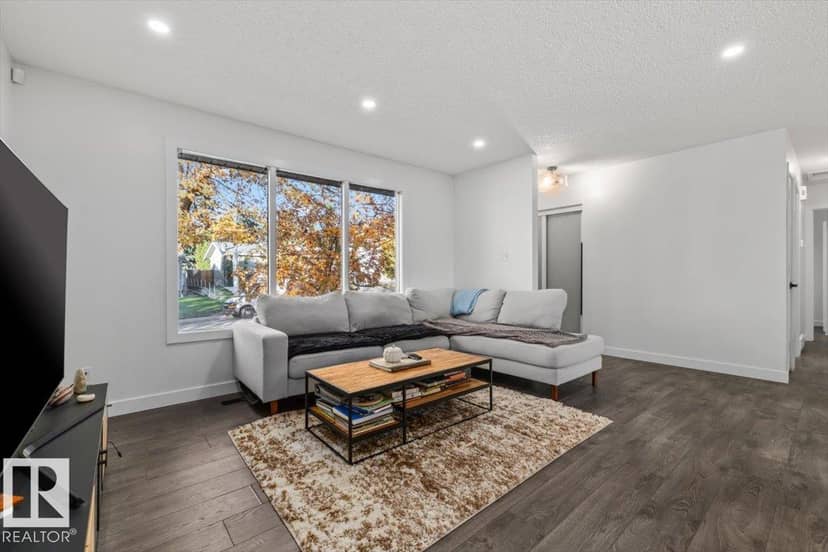 42 Glengarry Cr, Sherwood Park, photo 2
