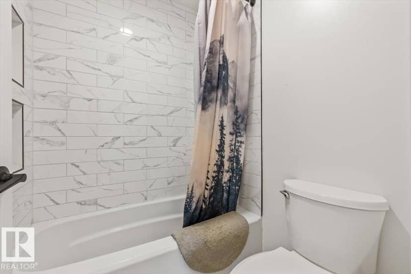 42 Glengarry Cr — photo 21 of 32