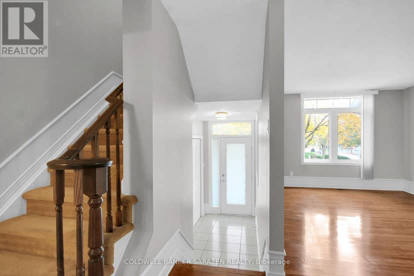 42 Colchester Square, Ottawa, photo 3